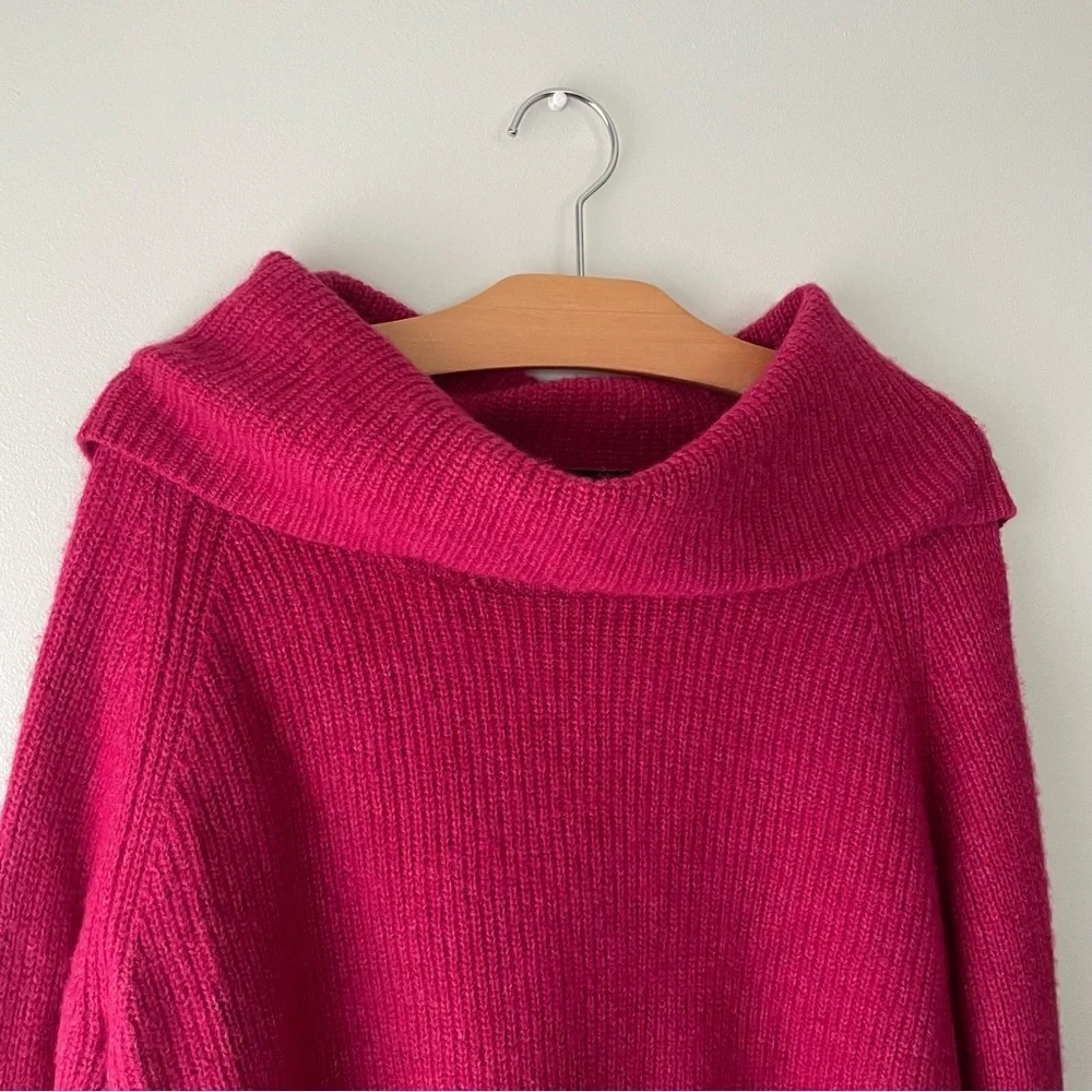Tahari Merino Wool Knit Sweater Cowl Neck Pullover Dark Pink Size Medium - Picture 3 of 8